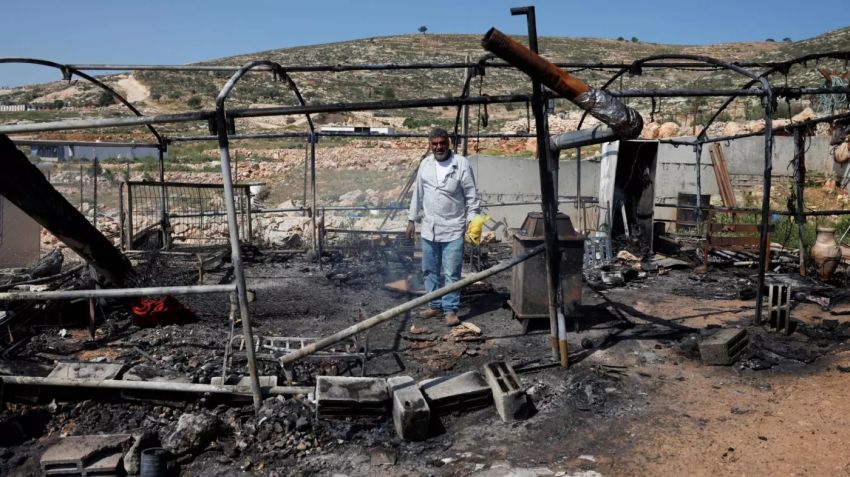 Pemukim Israel Bersenjata Api Serang Desa di Tepi Barat, 1 Warga Palestina Ditembak Mati
